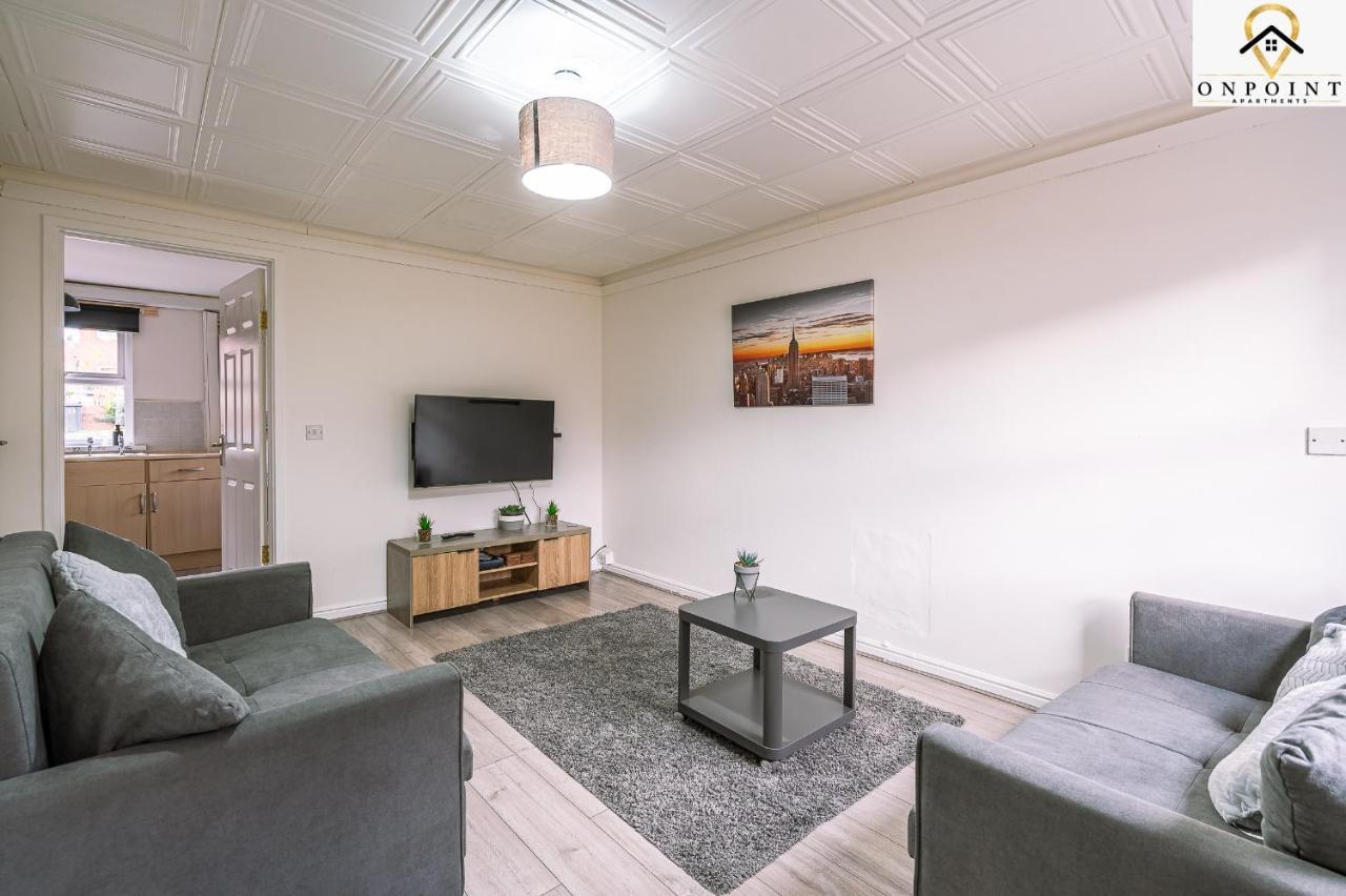 ✰Convenient 2 Bedroom Apt Close To Centre - Parking✰