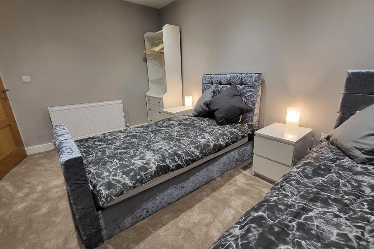 Kepler Modern 4 Bedroom 1 Mile From Leeds Centre