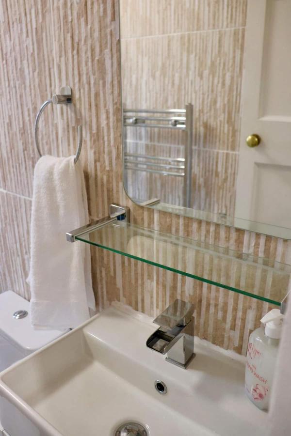 Entire Family Vacation . Wifi . Free Parking Leeds (West Yorkshire)