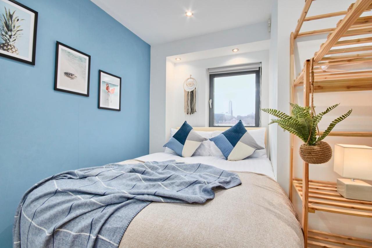 Large Duplex Penthouse - Parking * Leeds (West Yorkshire)