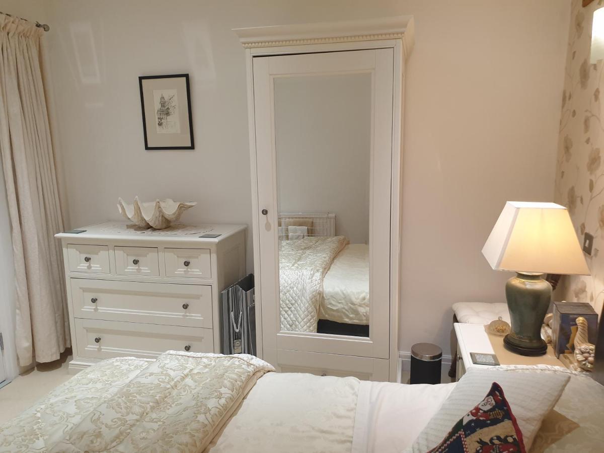 Area Close To Leeds Centre Bed & Breakfast