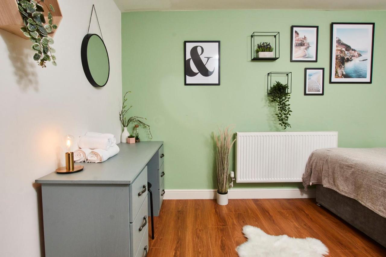 Stunning City Centre 3 Bed, 3 Bath - Sleeps 8!