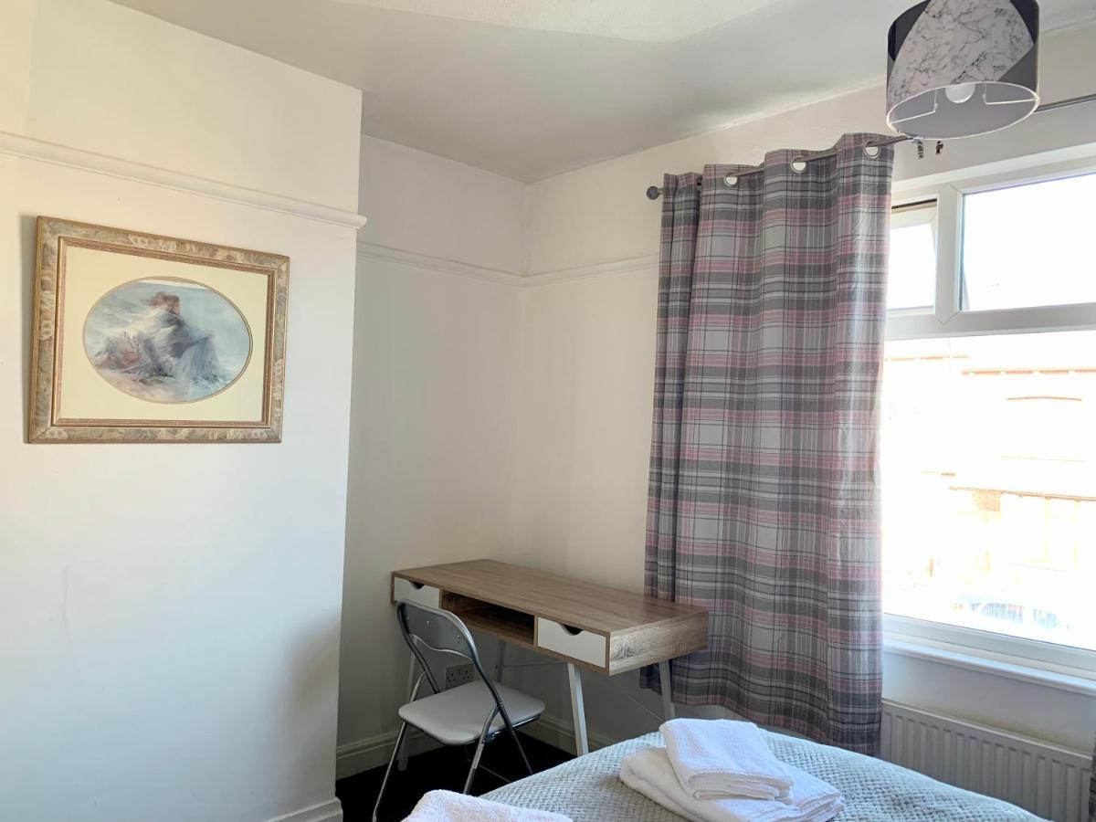 Apartment Entire Family Vacation . Wifi . Free Parking