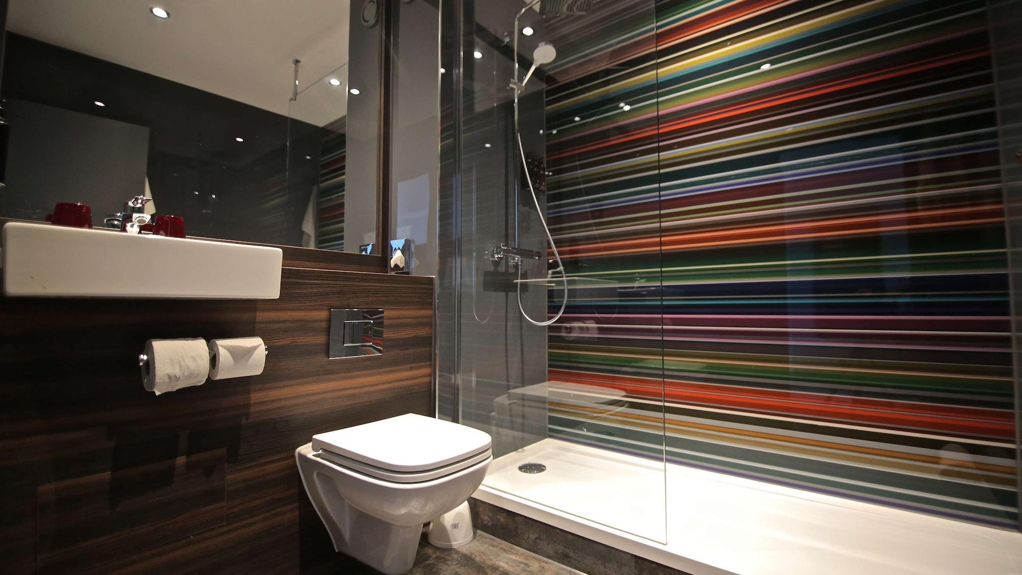 Village Leeds North Hotel Leeds (West Yorkshire)