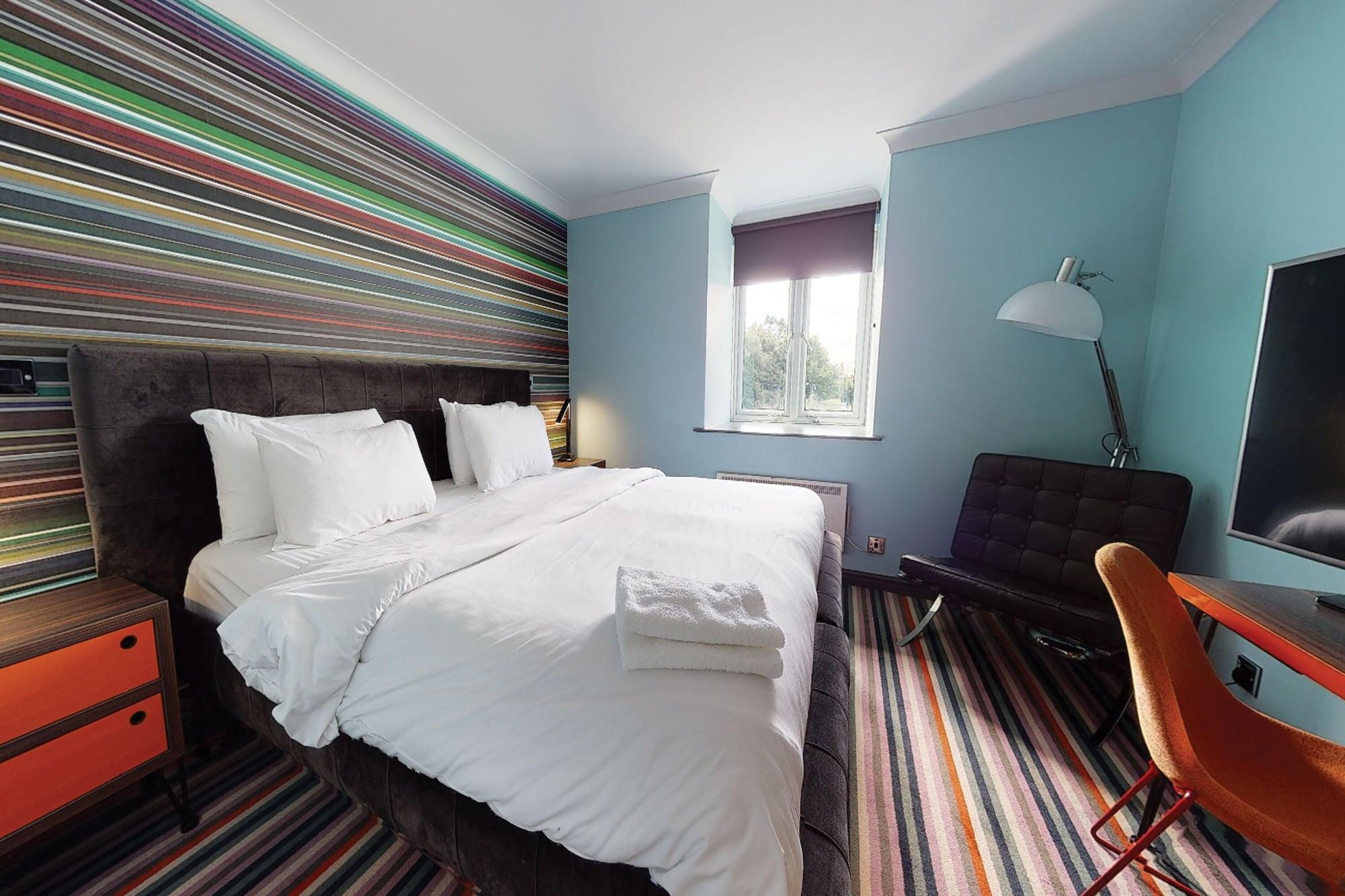 Village Leeds North Hotel 3*