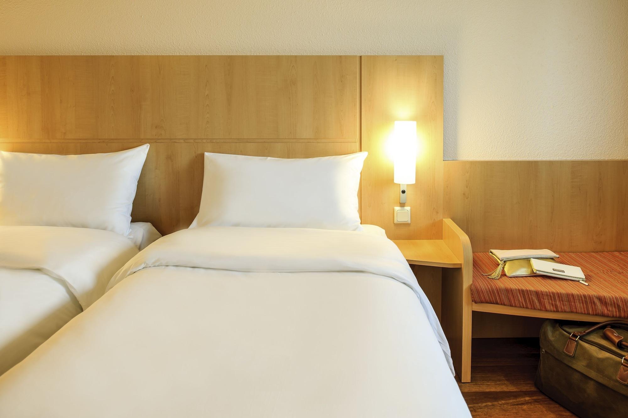 Ibis Leeds Centre Marlborough Street Hotel 2*