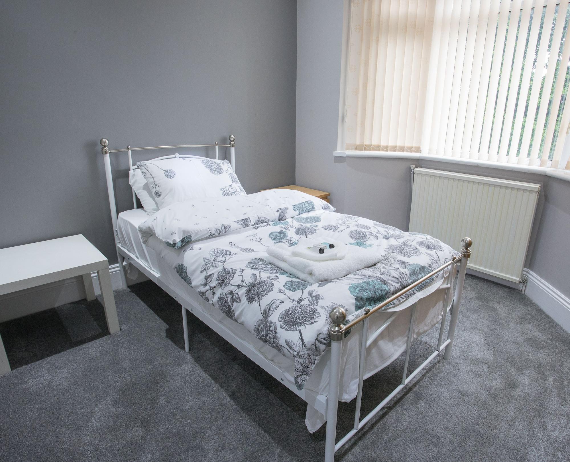 High Bank 2* Leeds (West Yorkshire)
