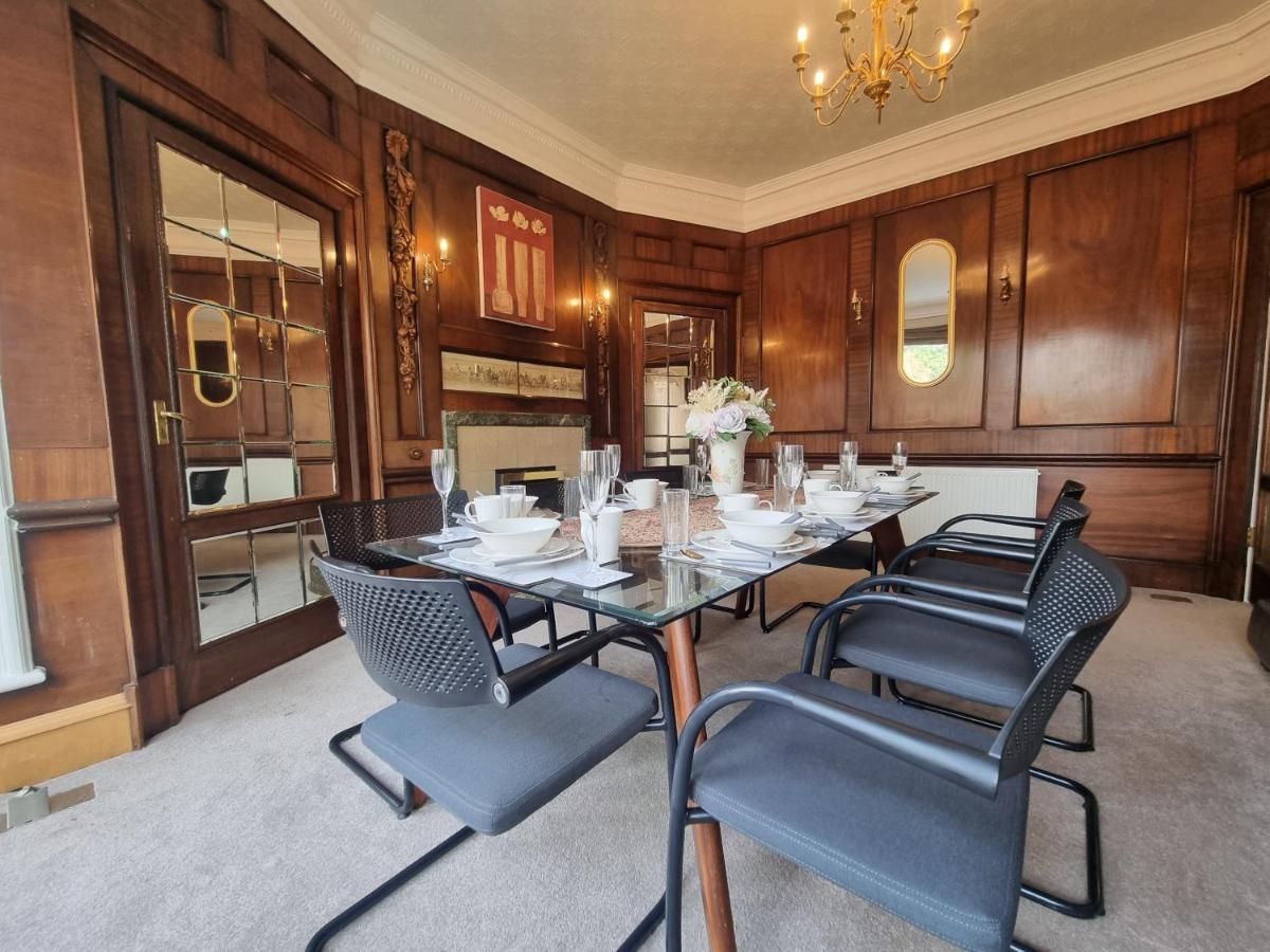 Holiday home *o* O.manor Setup For Your Amazing Relaxed With Free Parking & Fast Free Wifi *o* Leeds (West Yorkshire)