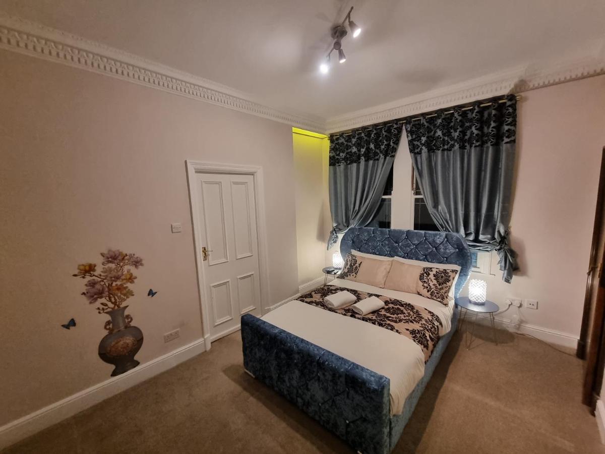 Holiday home *o* O.manor Setup For Your Amazing Relaxed With Free Parking & Fast Free Wifi *o* *