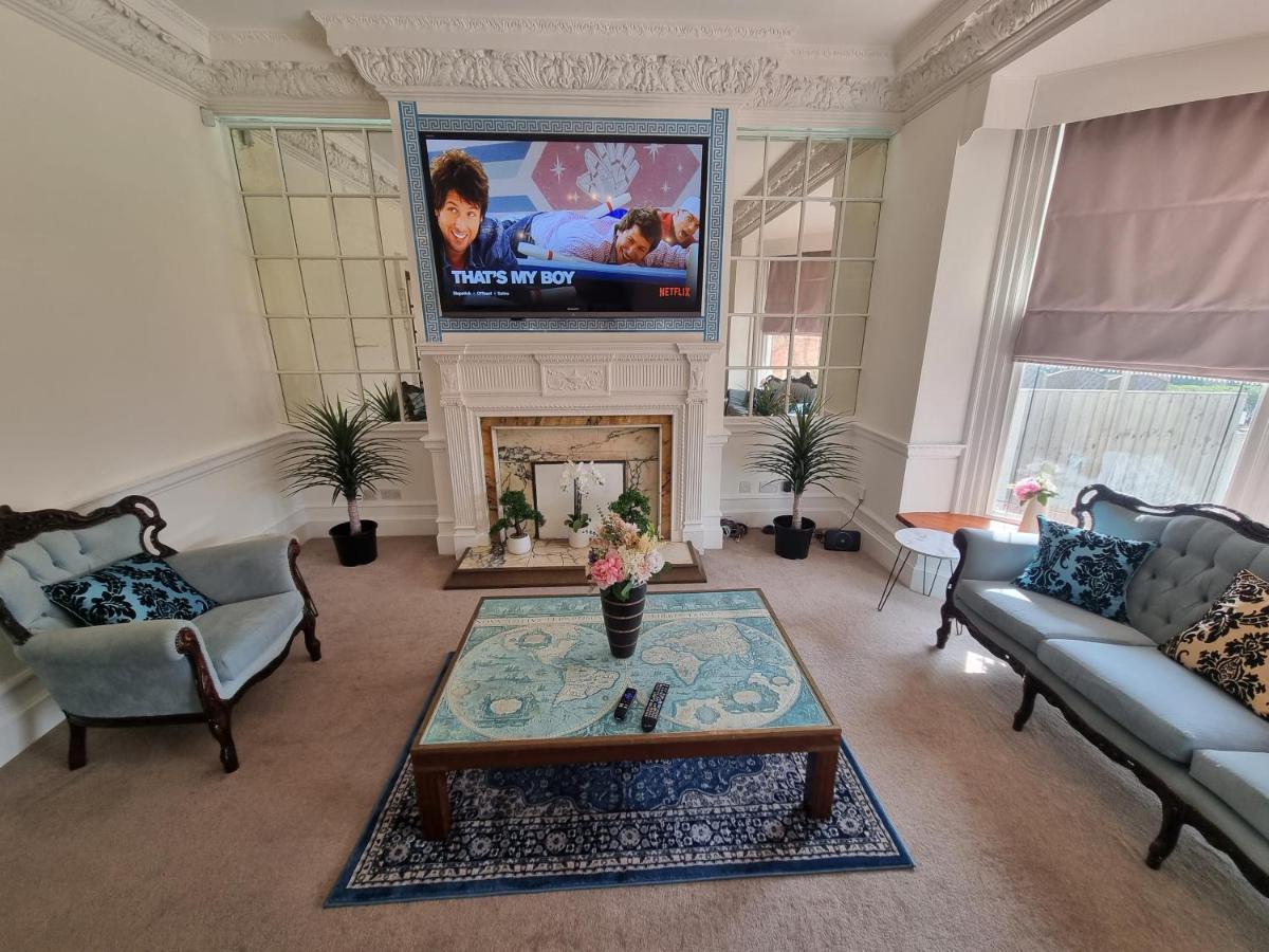 Holiday home *o* O.manor Setup For Your Amazing Relaxed With Free Parking & Fast Free Wifi *o* *
