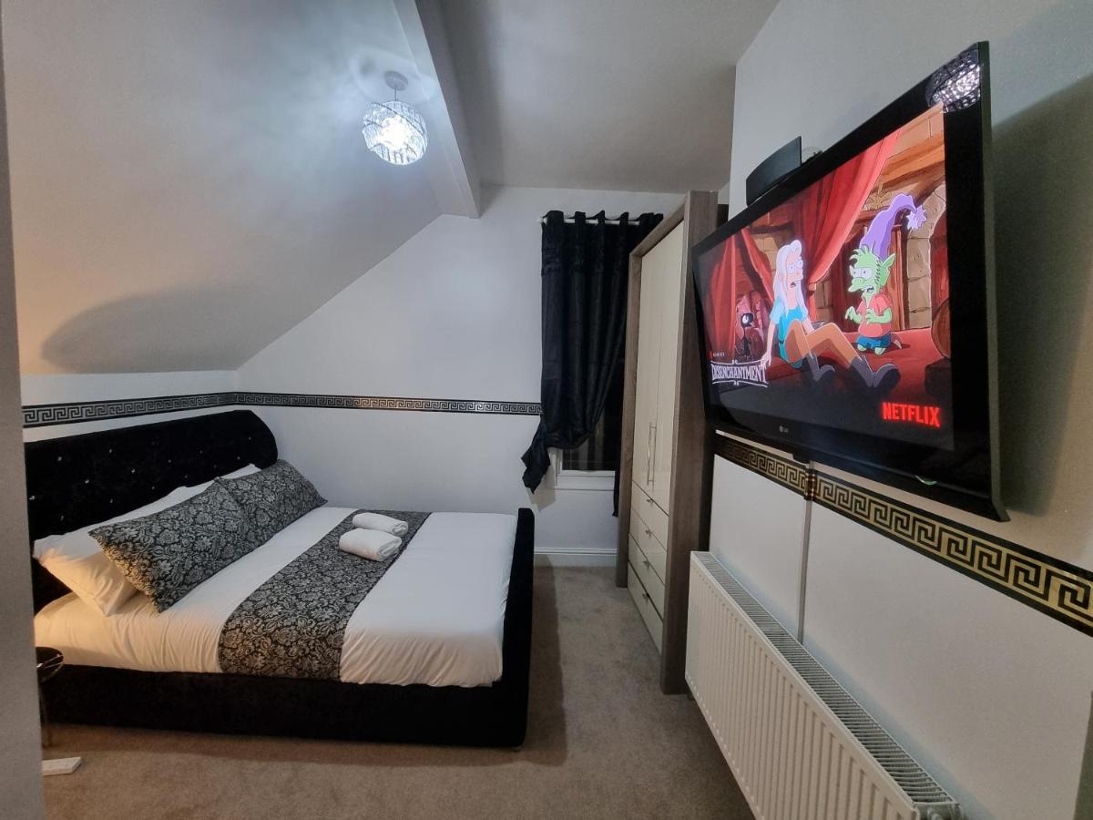 Holiday home *o* O.manor Setup For Your Amazing Relaxed With Free Parking & Fast Free Wifi *o* *