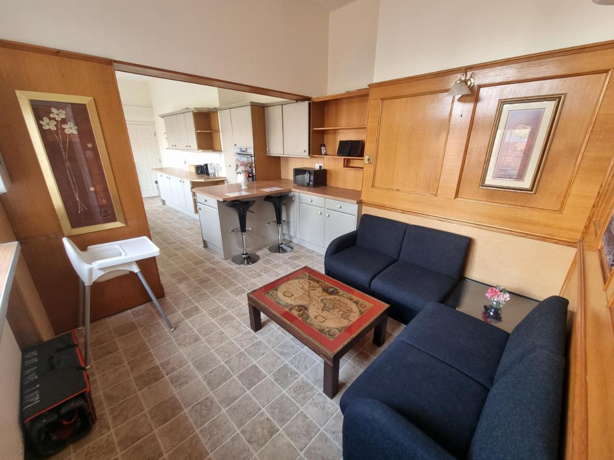 Holiday home *o* O.manor Setup For Your Amazing Relaxed With Free Parking & Fast Free Wifi *o* Leeds (West Yorkshire)