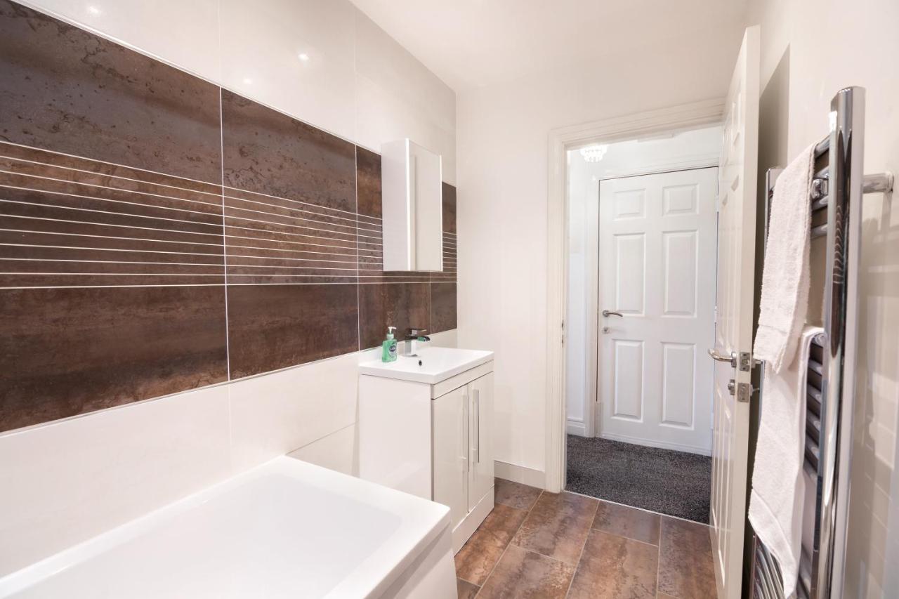 Modern City Centre Flat With Free Parking Apartment *