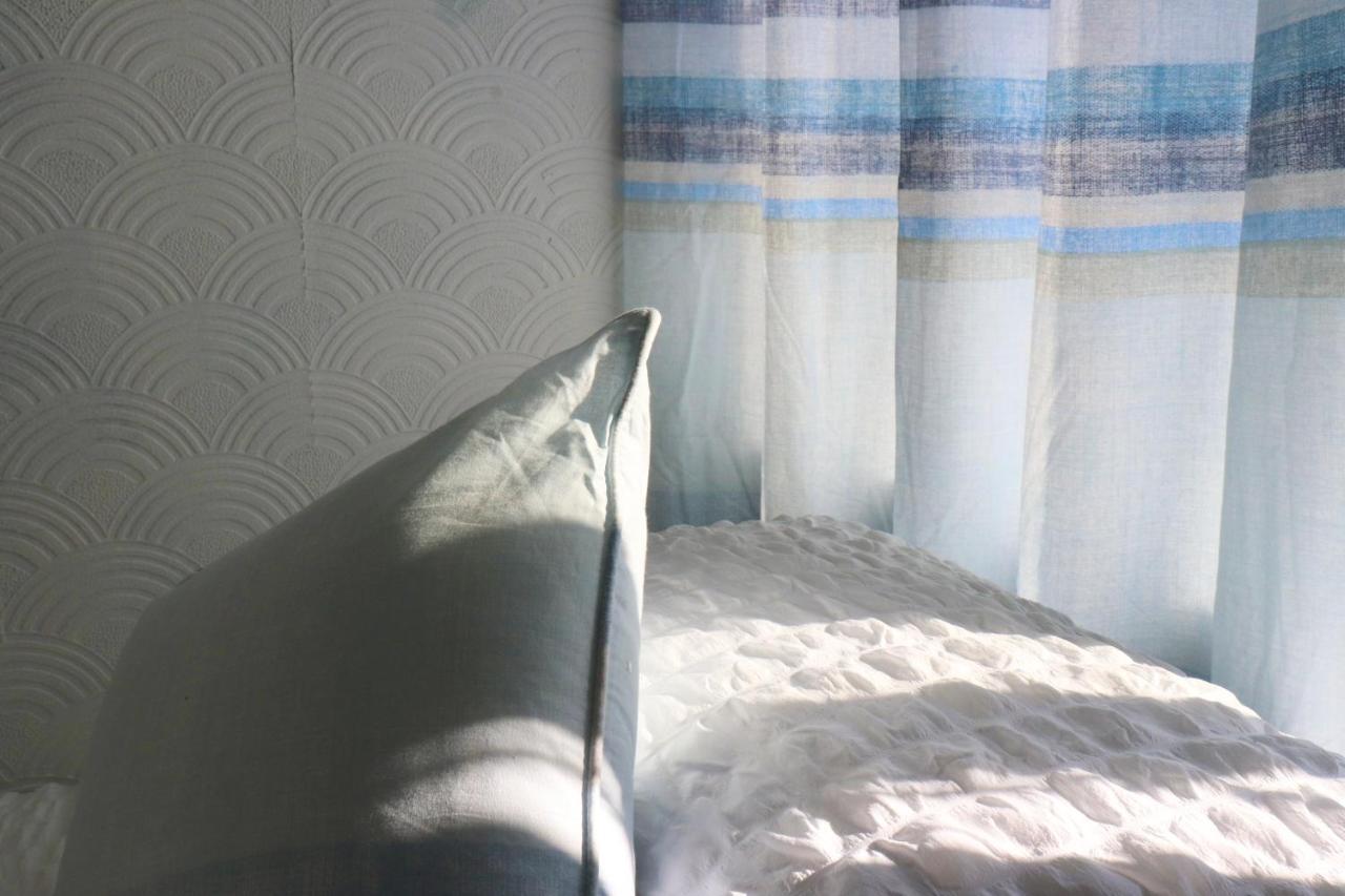 Spacious & Comfortable 3 Bedroom House - Free Wifi & Free Parking Apartment
