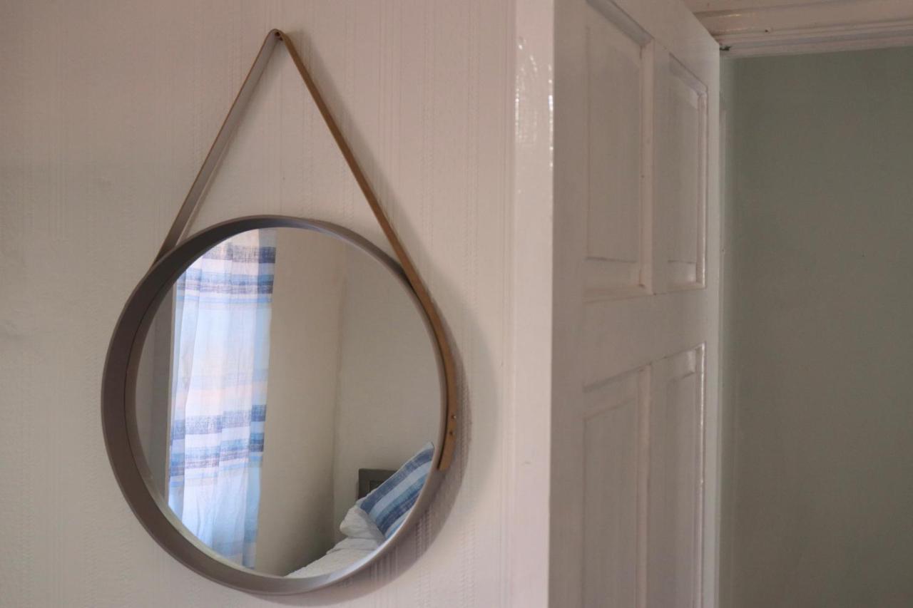Spacious & Comfortable 3 Bedroom House - Free Wifi & Free Parking Apartment *