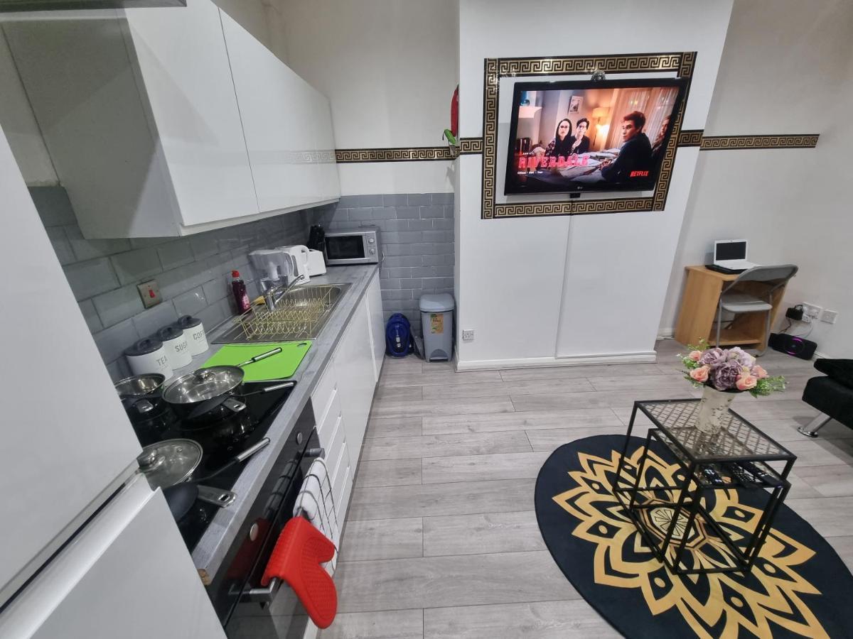 Holiday home *a!s* Setup For Your Amazing Relaxed + Free Parking + Free Fast Wifi * *