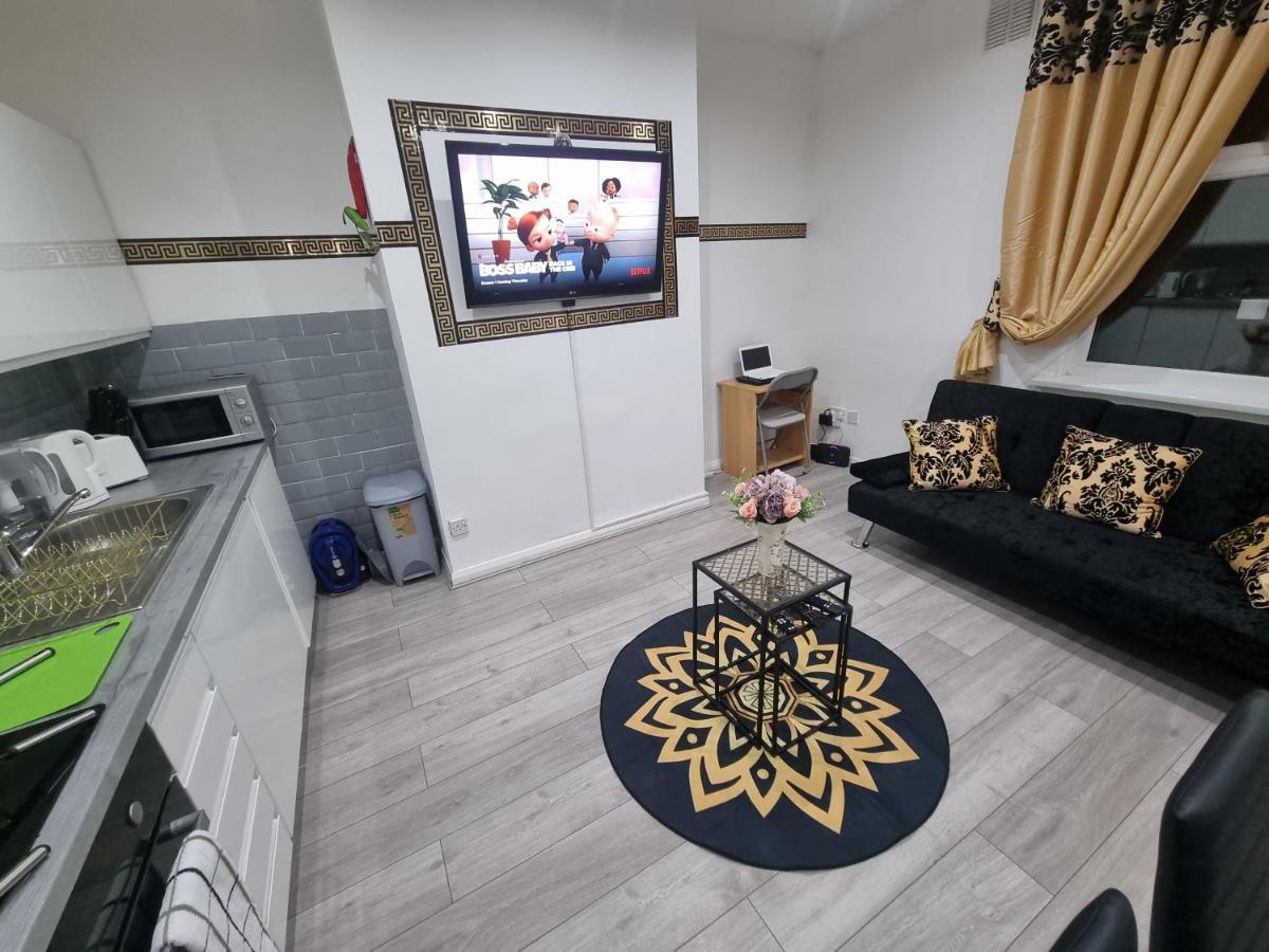 Holiday home *a!s* Setup For Your Amazing Relaxed + Free Parking + Free Fast Wifi * *