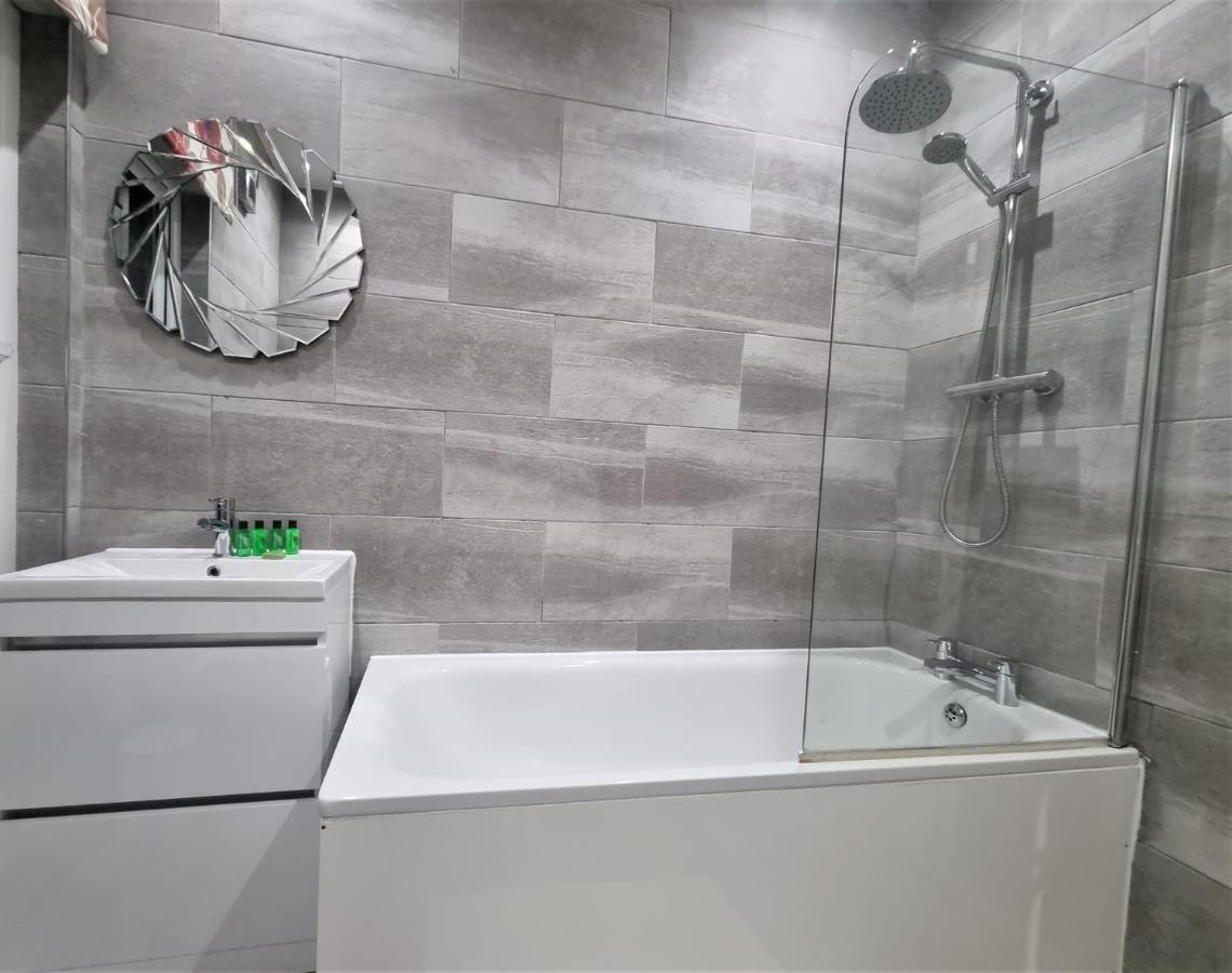 Holiday home *a!s* Setup For Your Amazing Relaxed + Free Parking + Free Fast Wifi * *