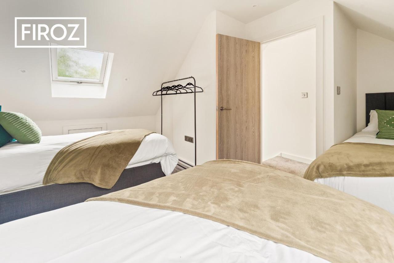 Spacious 4 Bedroom 3 Bath House For Families & Contractors With Free Parking, Fast Wi-fi & Netflix By Firoz Management Holiday home *