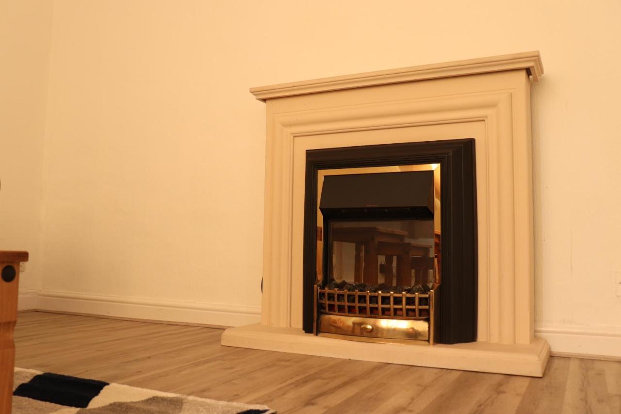 Spacious & Comfortable 3 Bedroom House - Free Wifi & Free Parking