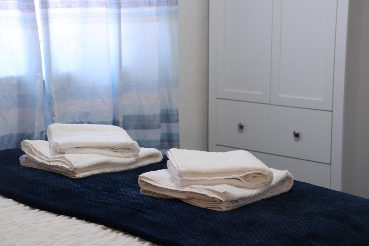 Spacious & Comfortable 3 Bedroom House - Free Wifi & Free Parking Apartment *