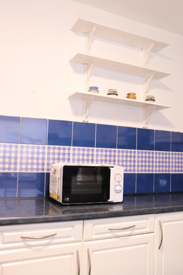 Apartment Spacious & Comfortable 3 Bedroom House - Free Wifi & Free Parking