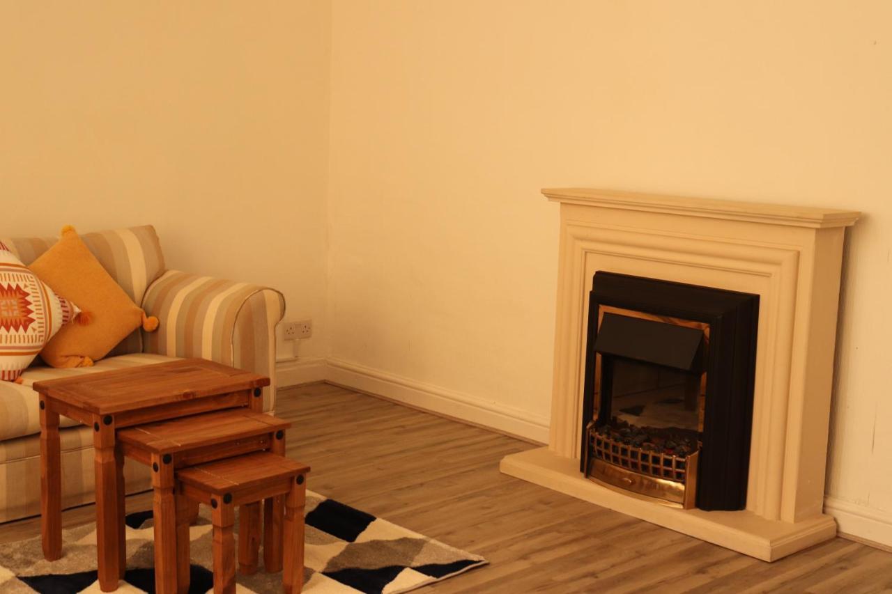 Spacious & Comfortable 3 Bedroom House - Free Wifi & Free Parking