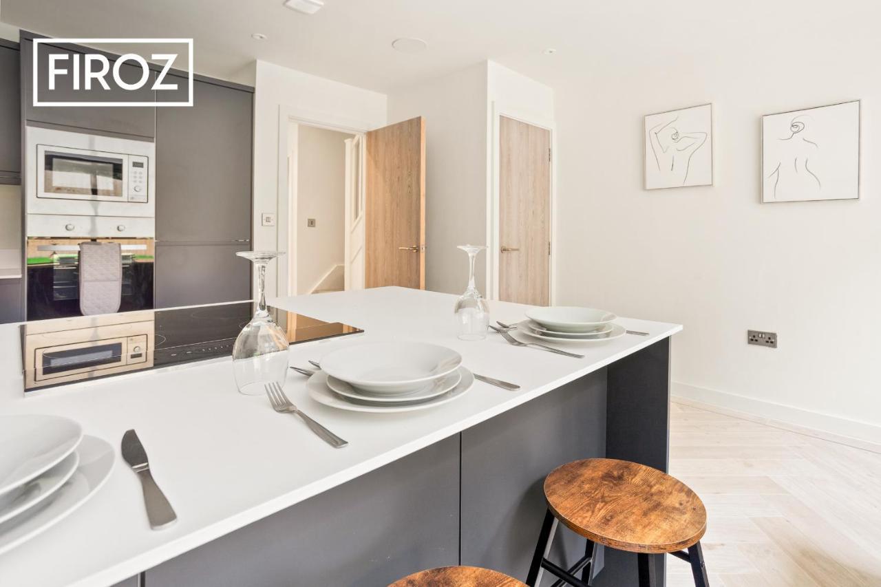 Spacious 4 Bedroom 3 Bath House For Families & Contractors With Free Parking, Fast Wi-fi & Netflix By Firoz Management Holiday home *