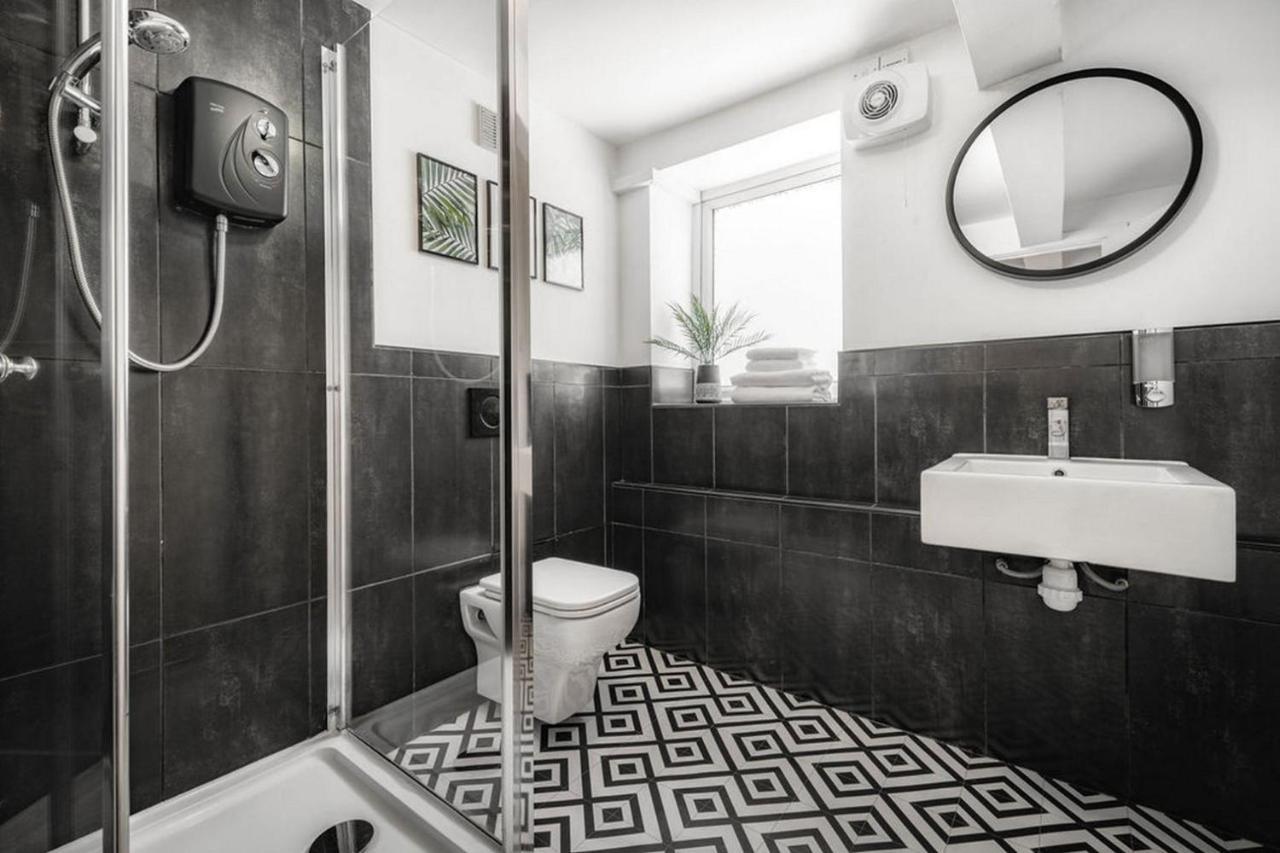 Beautiful 4bd Family Burley Leeds *