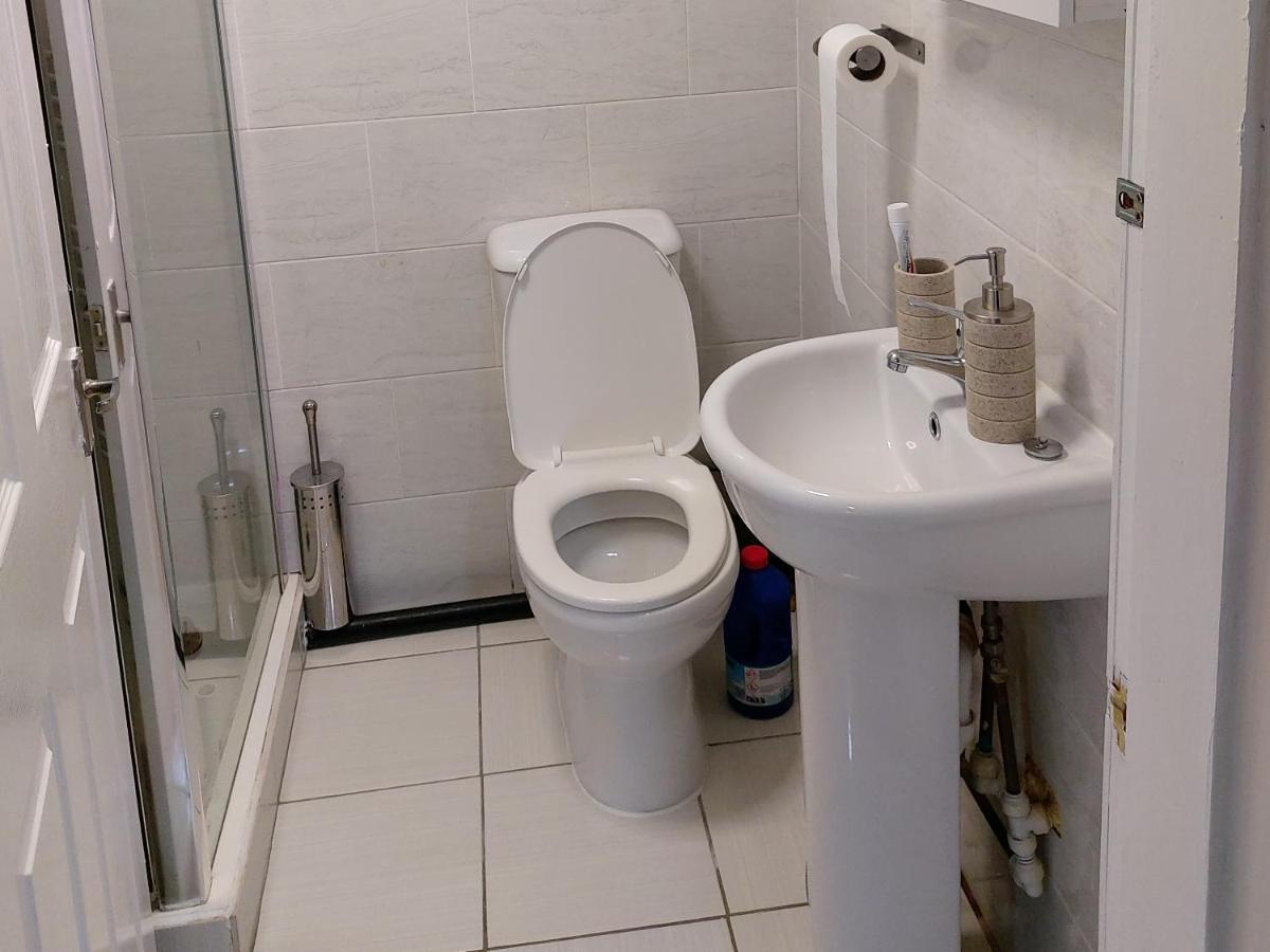 Apartment Lovely Studio-flat With Free Parking, Free Wifi. Leeds (West Yorkshire)
