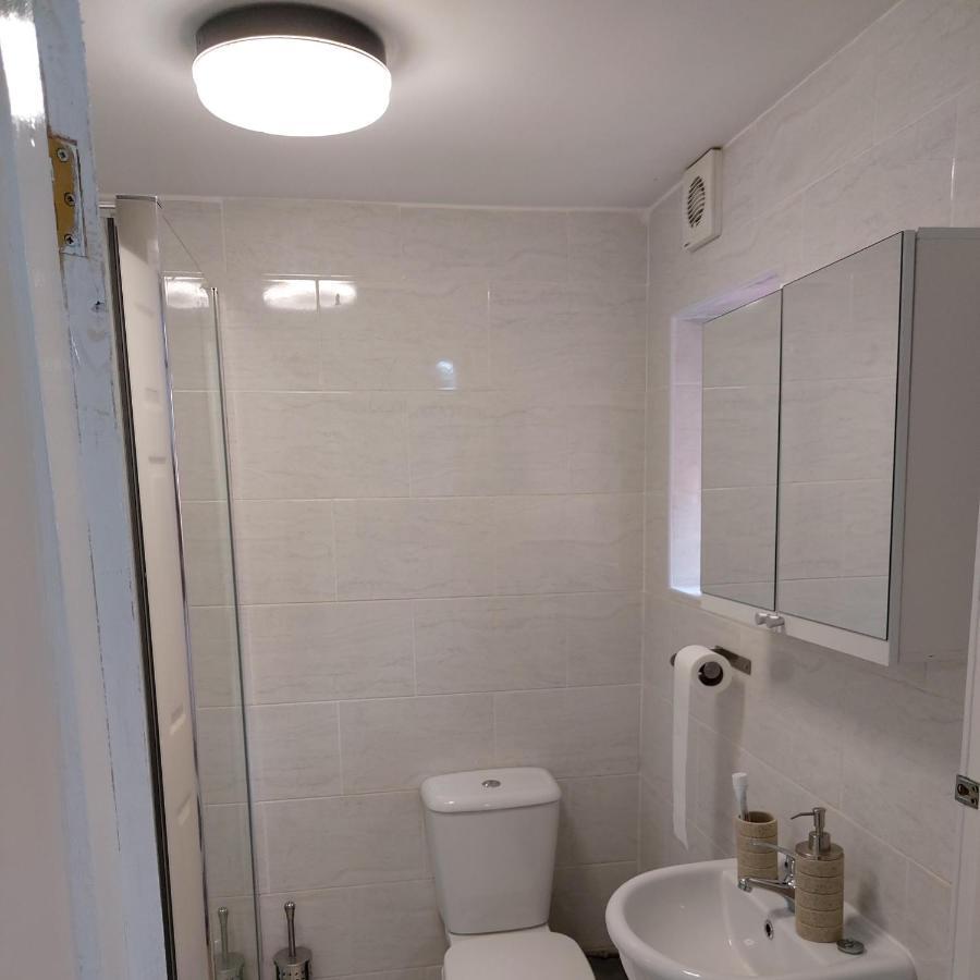 Apartment Lovely Studio-flat With Free Parking, Free Wifi. *