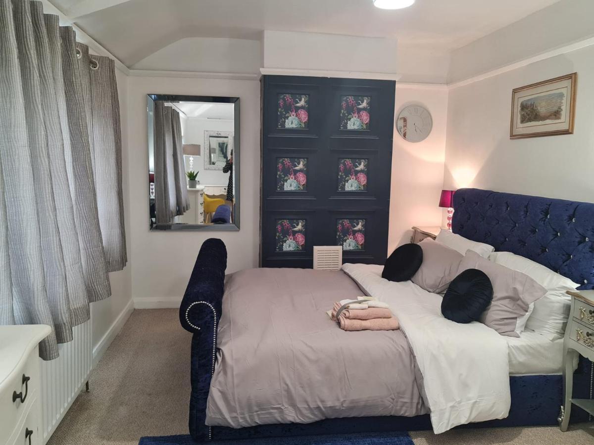 Holiday home Immaculate 3-bed House In Middleton