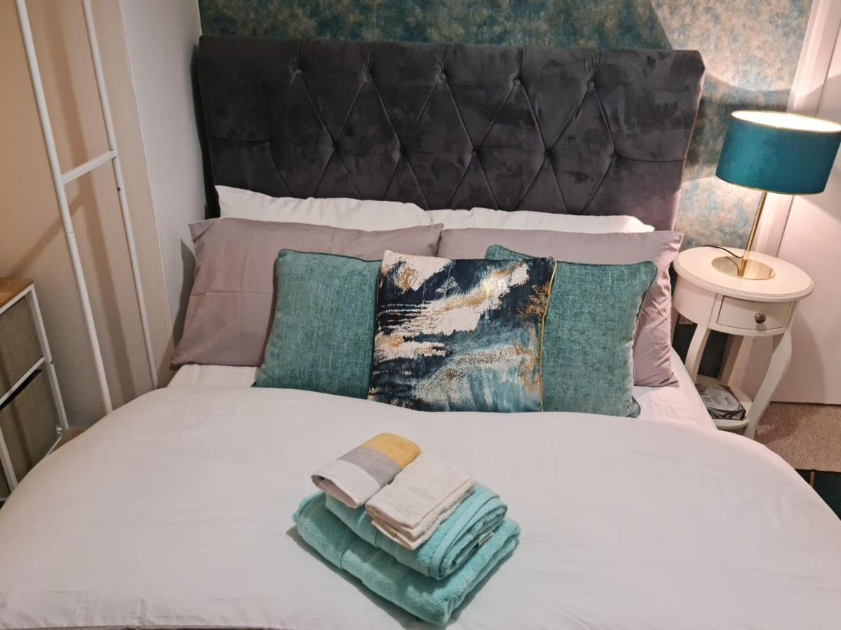 Holiday home Immaculate 3-bed House In Middleton *