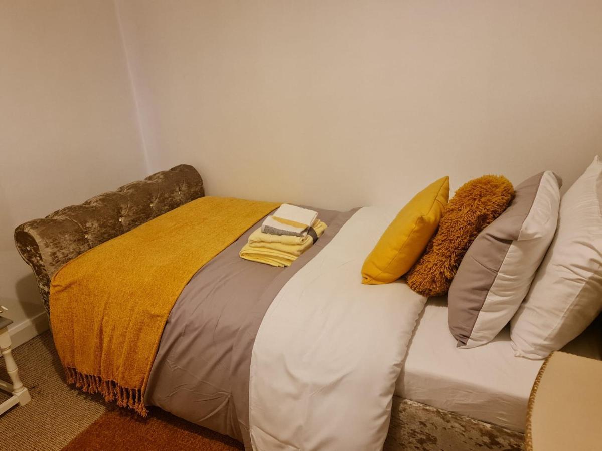Immaculate 3-bed House In Middleton