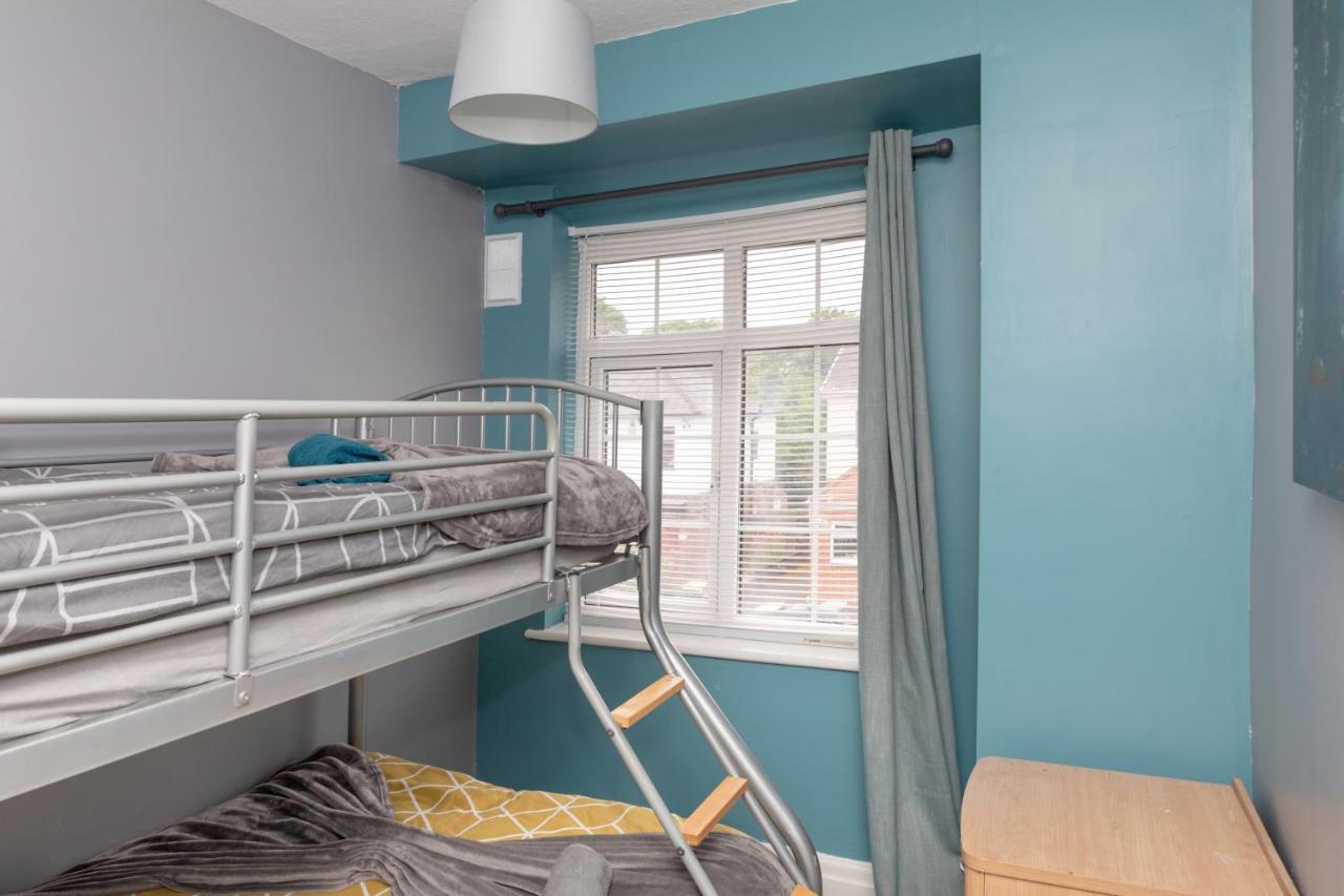 Leeds Centre Spacious House Free Parking And Wi-fi Apartment Leeds (West Yorkshire)