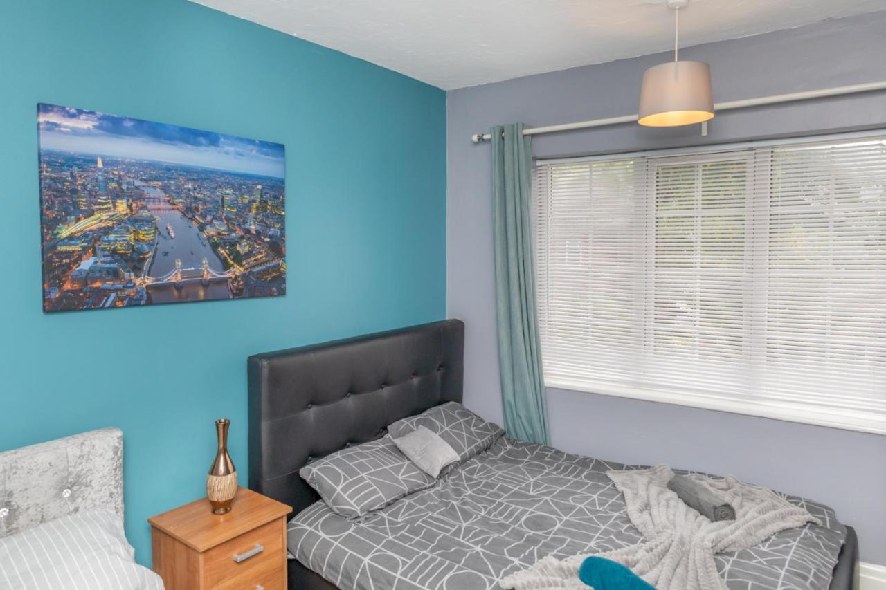 Leeds Centre Spacious House Free Parking And Wi-fi Apartment *