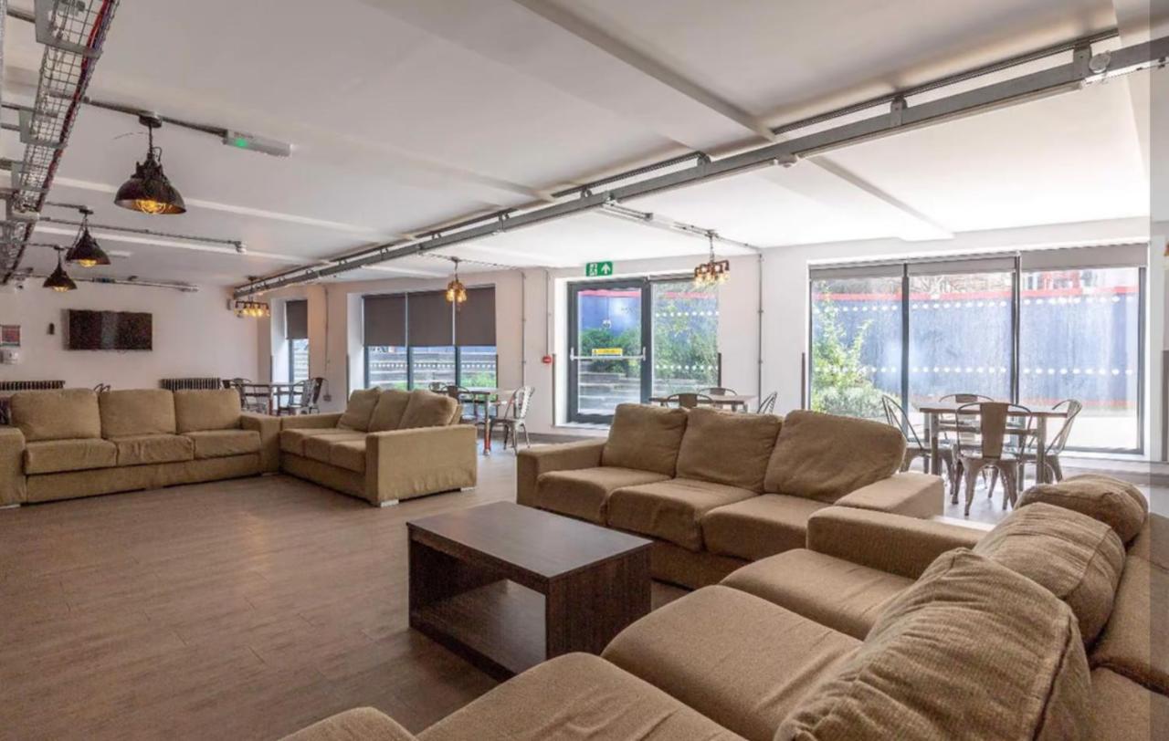 Vibrant Rooms For Students Only, Leeds - Sk * Leeds (West Yorkshire)