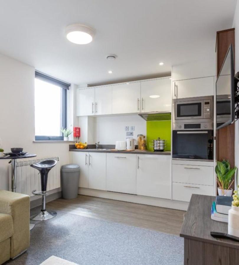 Vibrant Rooms For Students Only, Leeds - Sk Hostel Leeds (West Yorkshire)