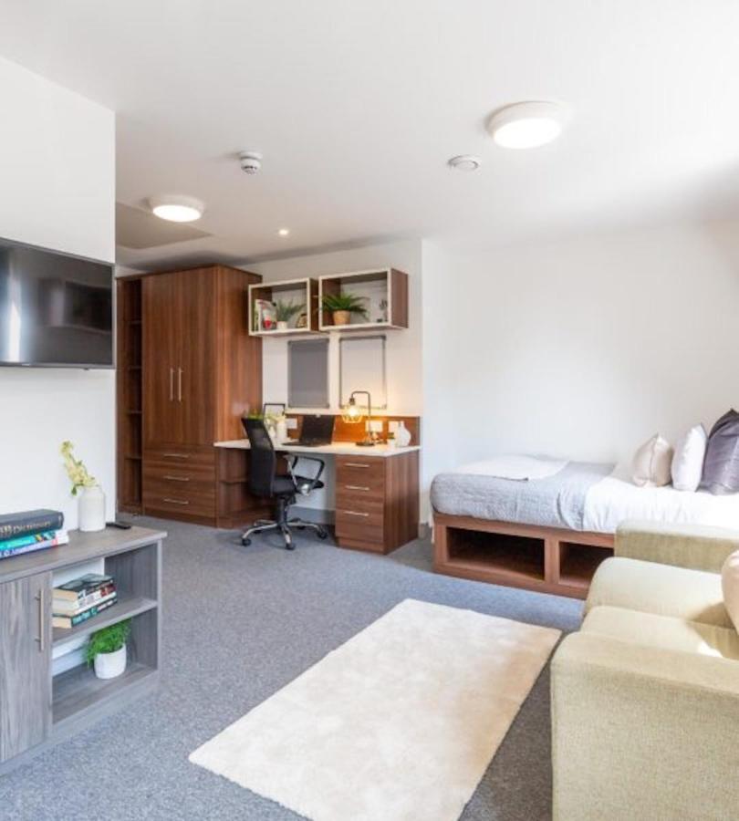 Vibrant Rooms For Students Only, Leeds - Sk