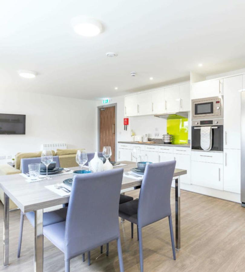 Hostel Vibrant Rooms For Students Only, Leeds - Sk *