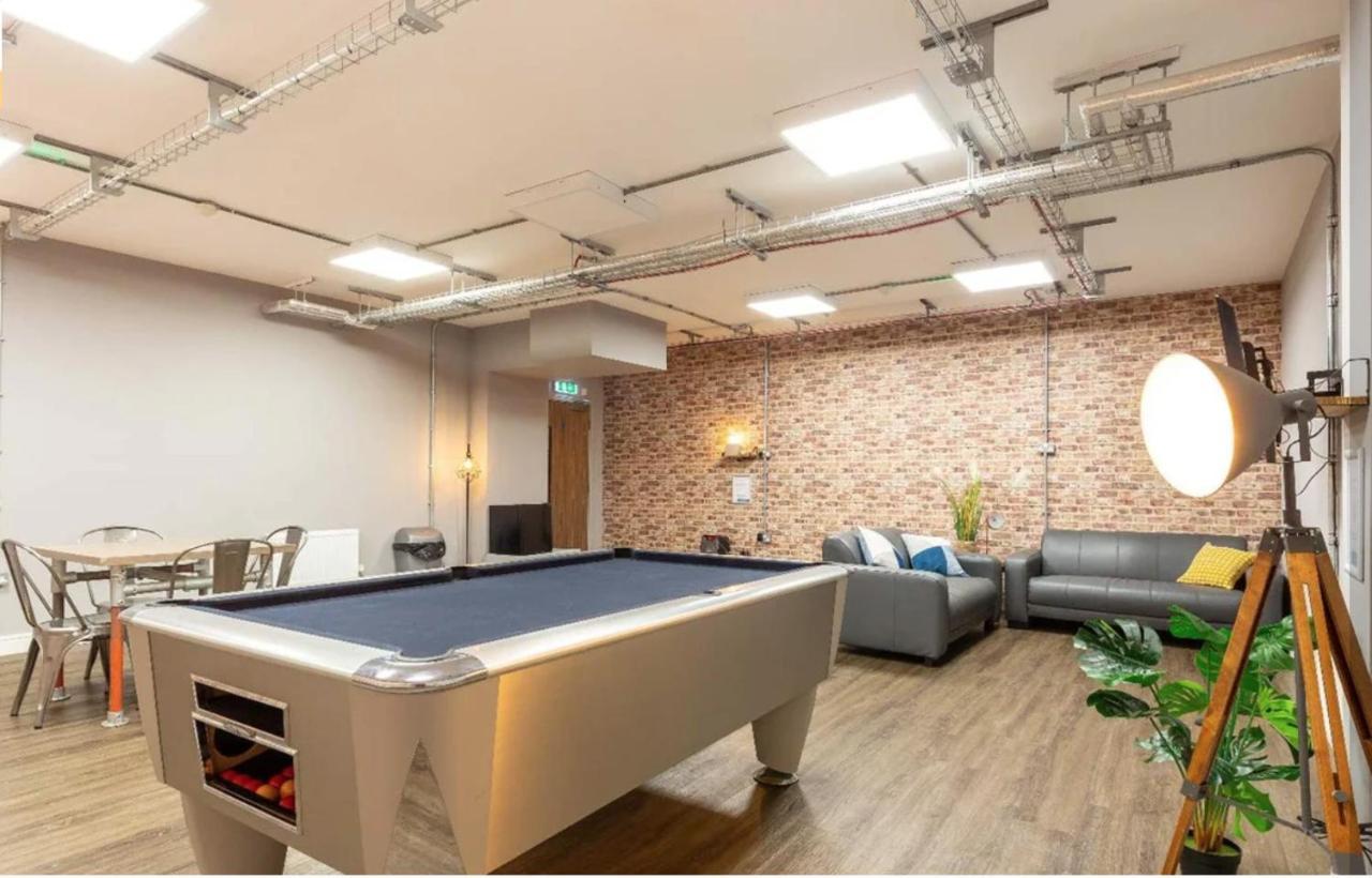 Vibrant Rooms For Students Only, Leeds - Sk