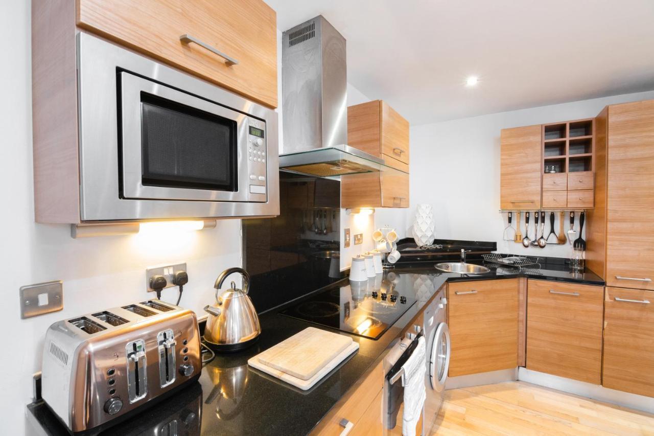 Cartier House At The Leeds Dock Apartment