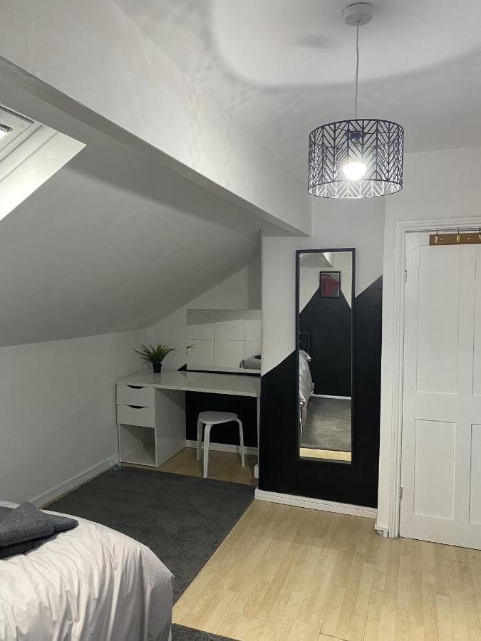 Apartment Modern 2 Bedroom Flat Close To Centre