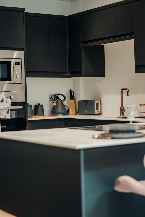 Bv Luxury 3 Bedroom Townhouse At Bed Cliff Oaks Leeds (West Yorkshire)