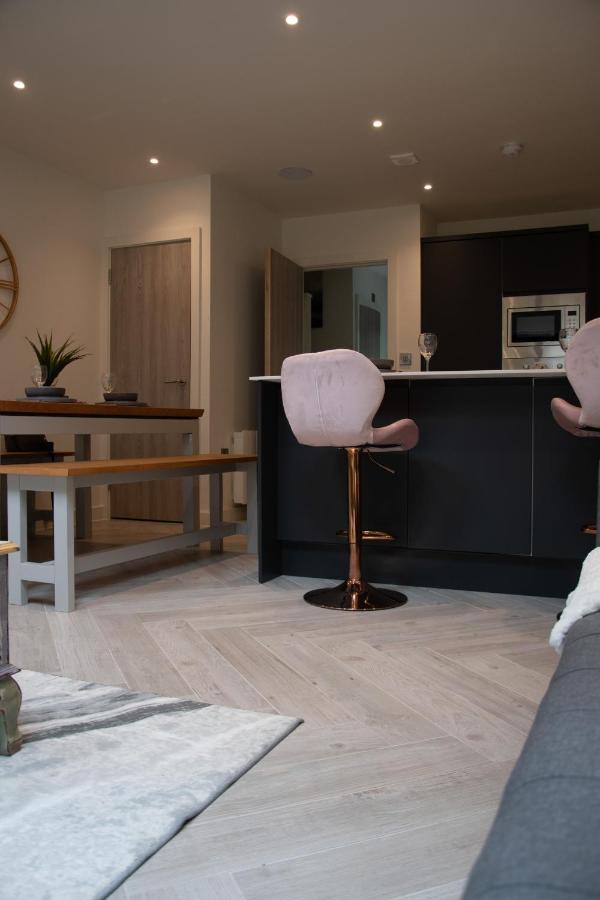 Bv Luxury 3 Bedroom Townhouse At Bed Cliff Oaks * Leeds (West Yorkshire)