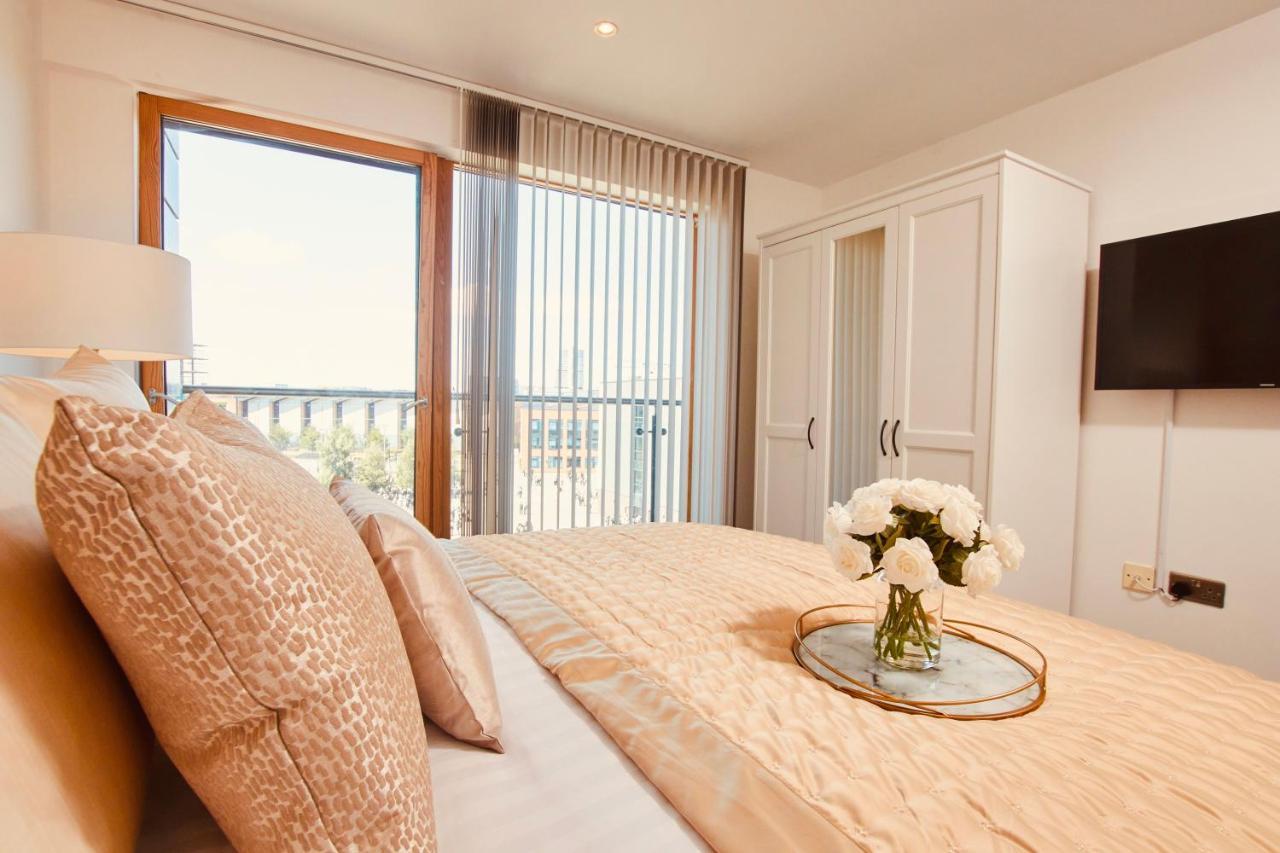 King Deluxe Large Balcony& Free Parking! Apartment *