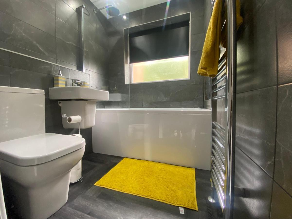 Entire Luxury Leeds Holiday home *