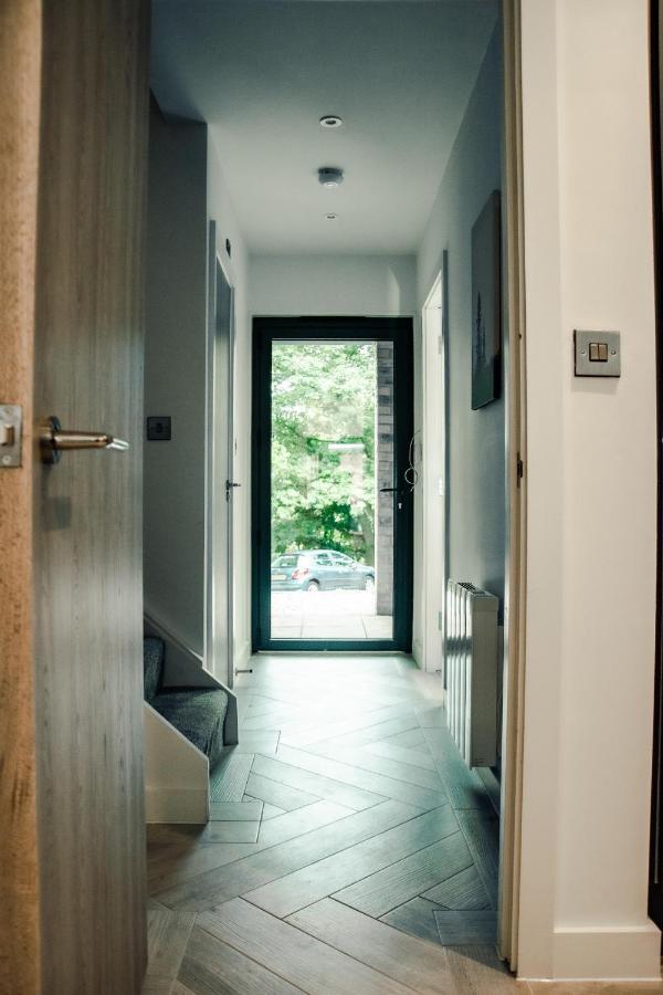 Apartment Bv Luxury 3 Bedroom Townhouse At Bed Cliff Oaks Leeds (West Yorkshire)