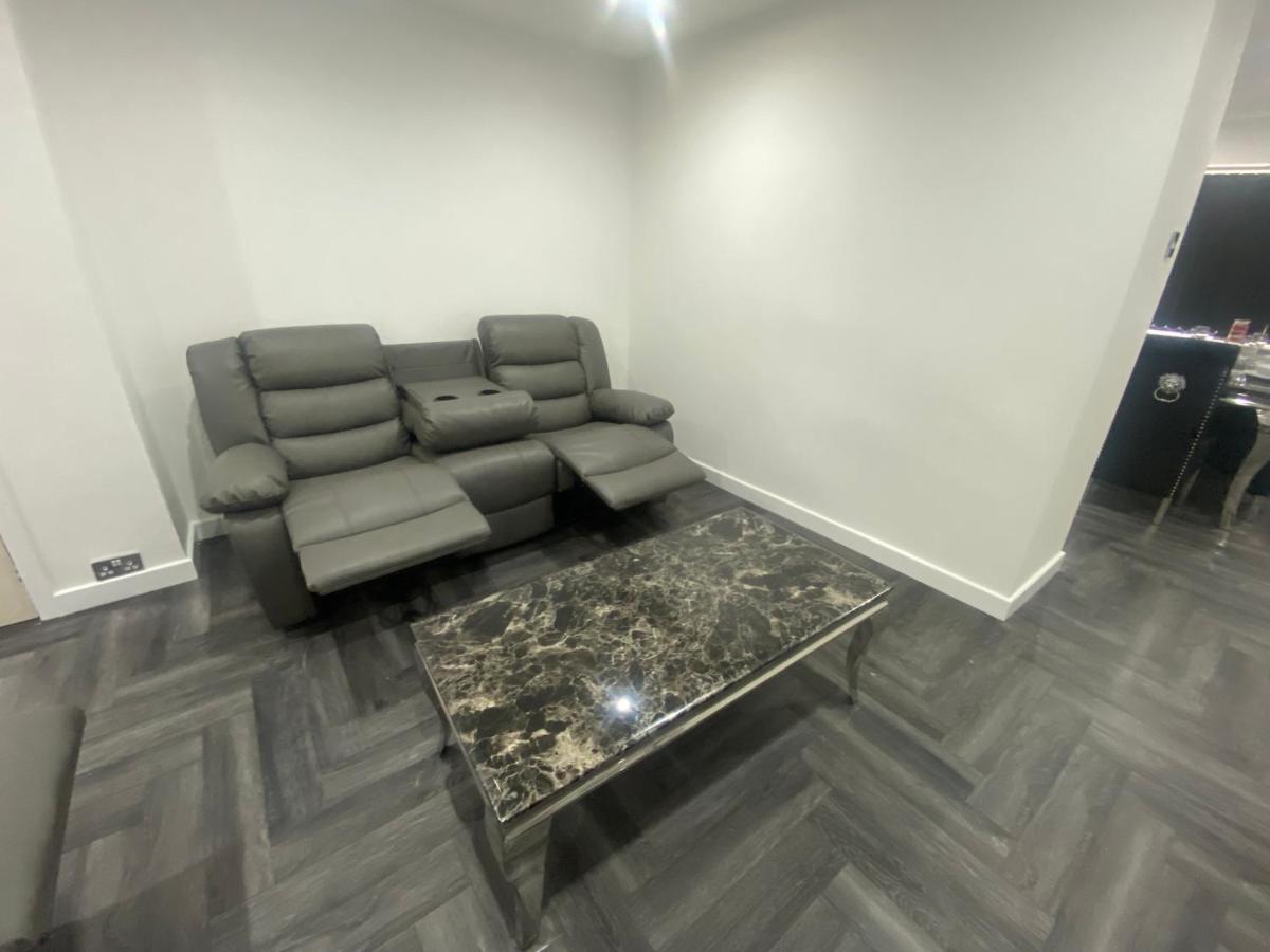 Entire Luxury Leeds Holiday home