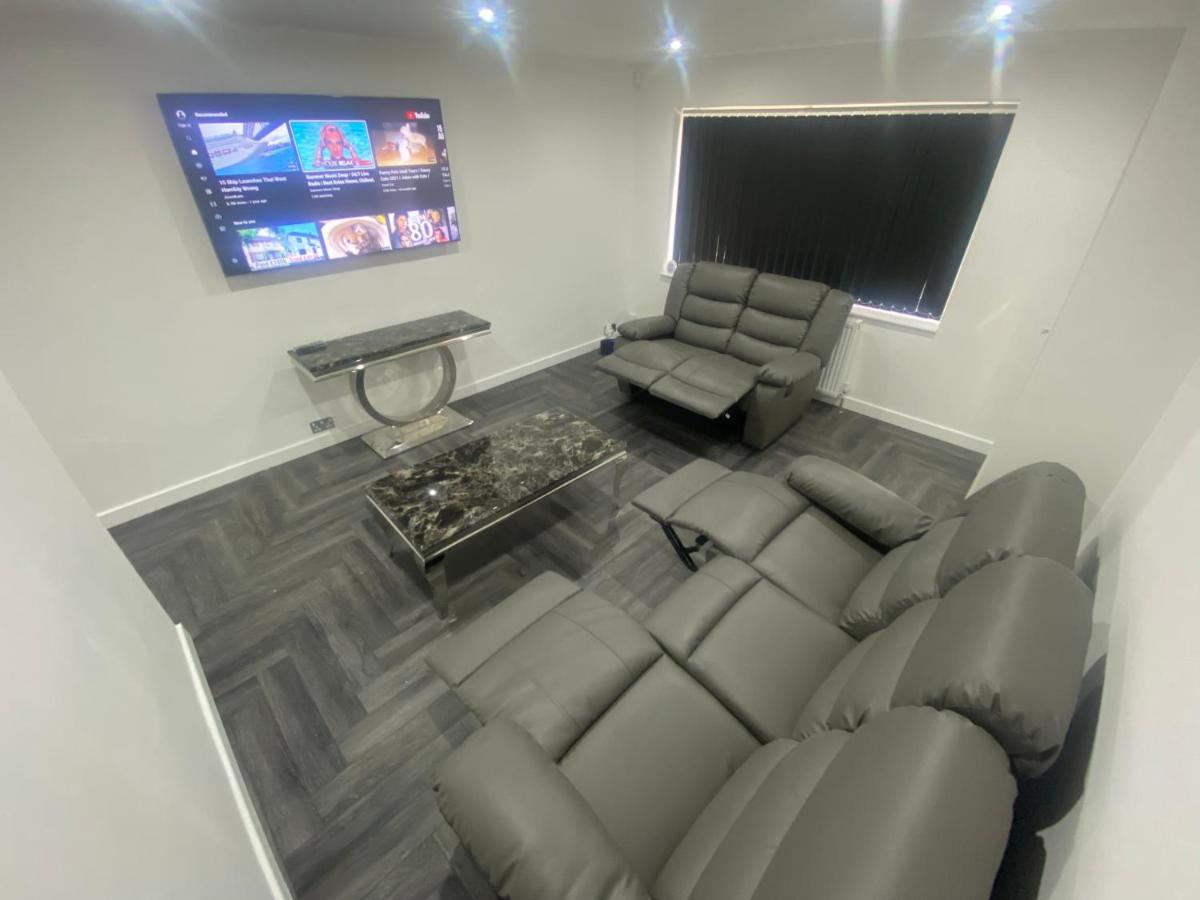 Entire Luxury Leeds Holiday home *